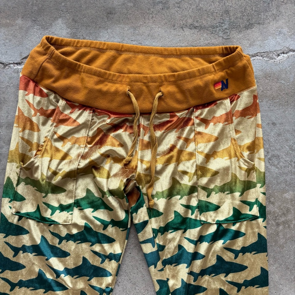 Aviator Nation Velvet Gradient Shark Joggers Size S - Picture 6 of 9